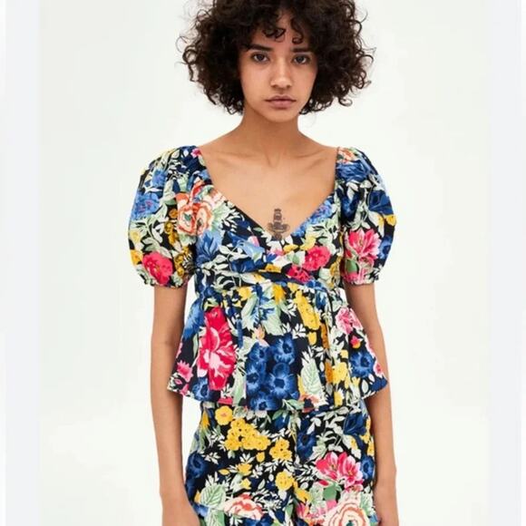ZARA Trafaluc PRINTED DRAPED TOP FLORAL CROPPED Size S - Picture 1 of 10